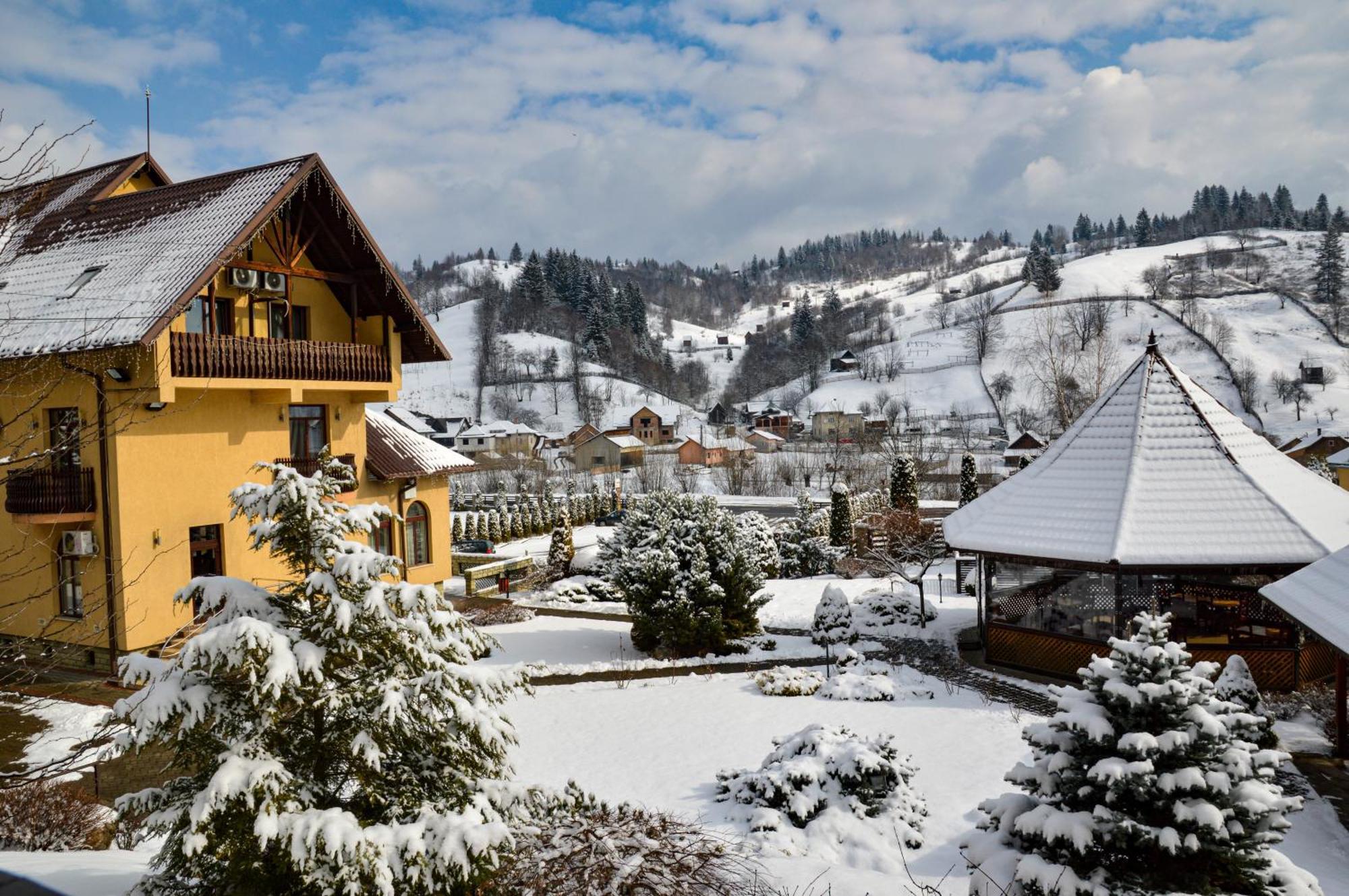 Dor De Munte Hotell Sadova  Exteriör bild