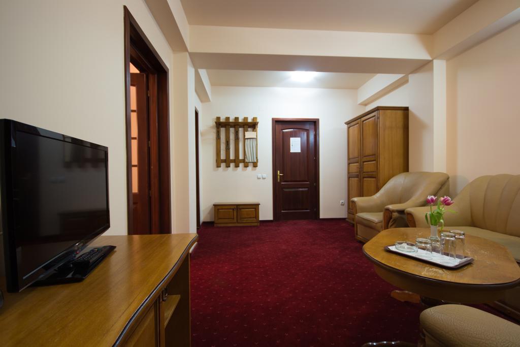 Dor De Munte Hotell Sadova  Exteriör bild